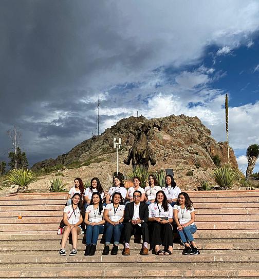 VISITAN REINAS MIGRANTES LA BUFA Y MINA EL EDÉN