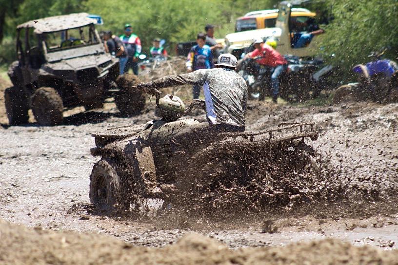 VIVEN ADRENALINA PURA EN LOS ATASCADEROS EN JEREZ 
