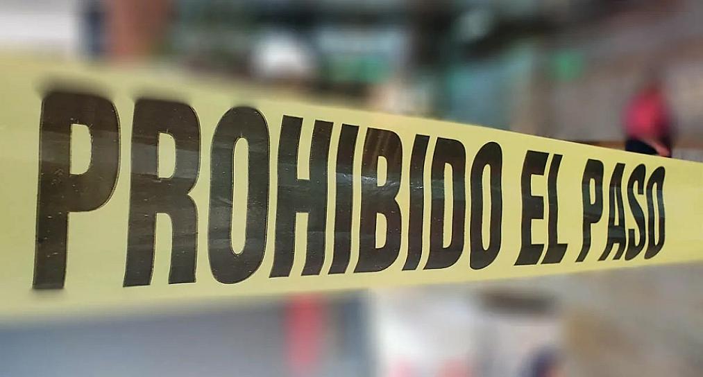 VUELCA FURGONETA QUE TRANSPORTABA REFACCIONES  