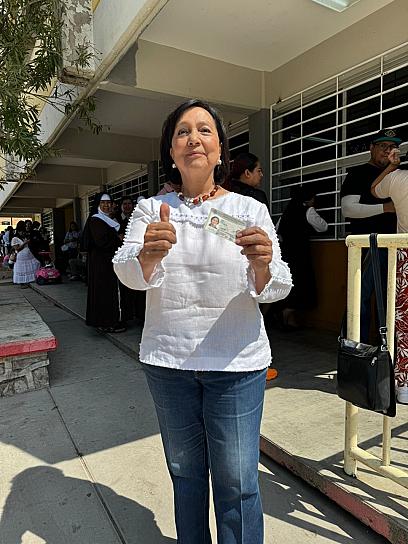 VOTA LA EX GOBERNADORA AMALIA GARCÍA MEDINA; LLAMA A LA PARTICIPACIÓN