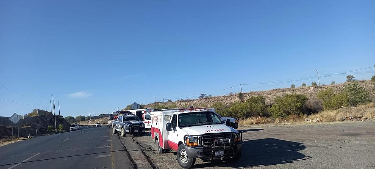 VUELCA AUTO EN LA PIMIENTA