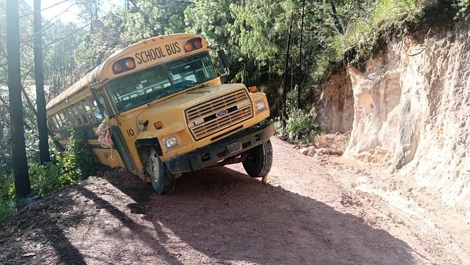 VUELCA CAMIÓN CON TRIPULANTES WIXÁRITARI