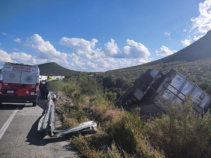 VUELCA TRÁILER EN CUAUHTÉMOC