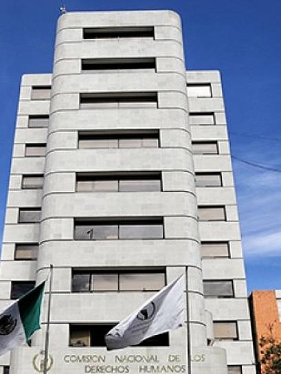 VULNERÓ INM DERECHOS HUMANOS DE PERSONAS DE ZIMBABUE
