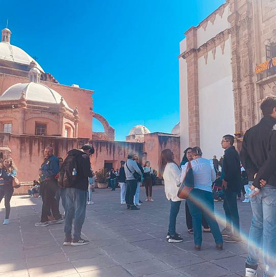 DEJA ALCALDE DE APULCO "PLANTADOS" A DIPUTADOS