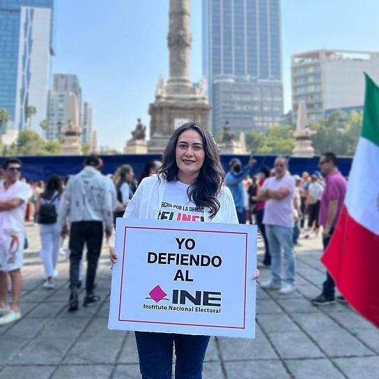 LLAMA PAN A DEFENDER AL INE