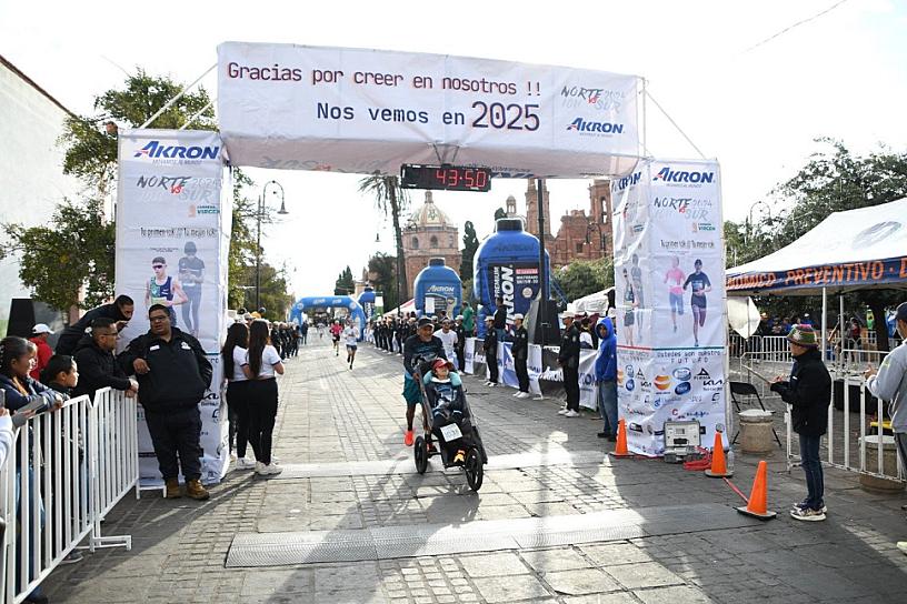 Éxito total, carrera Akron Norte vs Sur 2024 en Guadalupe