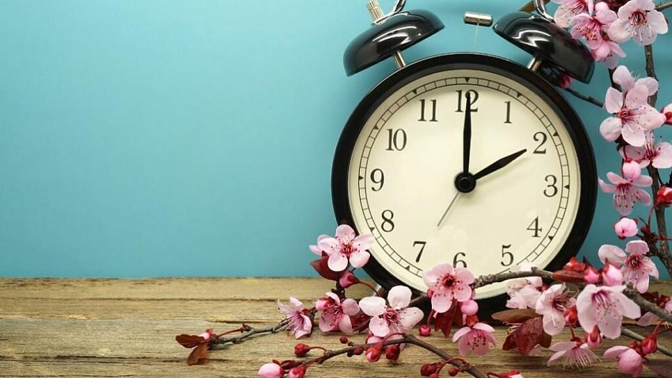  ¿YA ADELANTASTE TU RELOJ?    LLEGA HORARIO DE VERANO