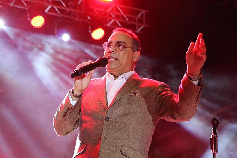 ZACATECAS BAILA SALSA CON GILBERTO SANTA ROSA