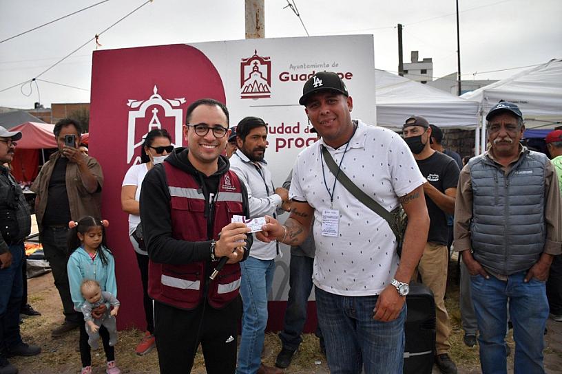BENEFICIAN A 100 TIANGUISTAS GUADALUPENSES CON DEPÓSITOS DE AGUA