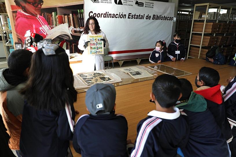 VISITAN ALUMNOS DE PICONES BIBLIOTECA MAURICIO MAGDALENO