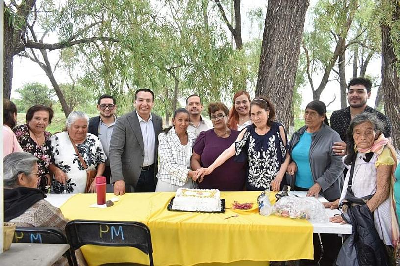 FESTEJAN EN VALPARAÍSO A LOS ADULTOS MAYORES