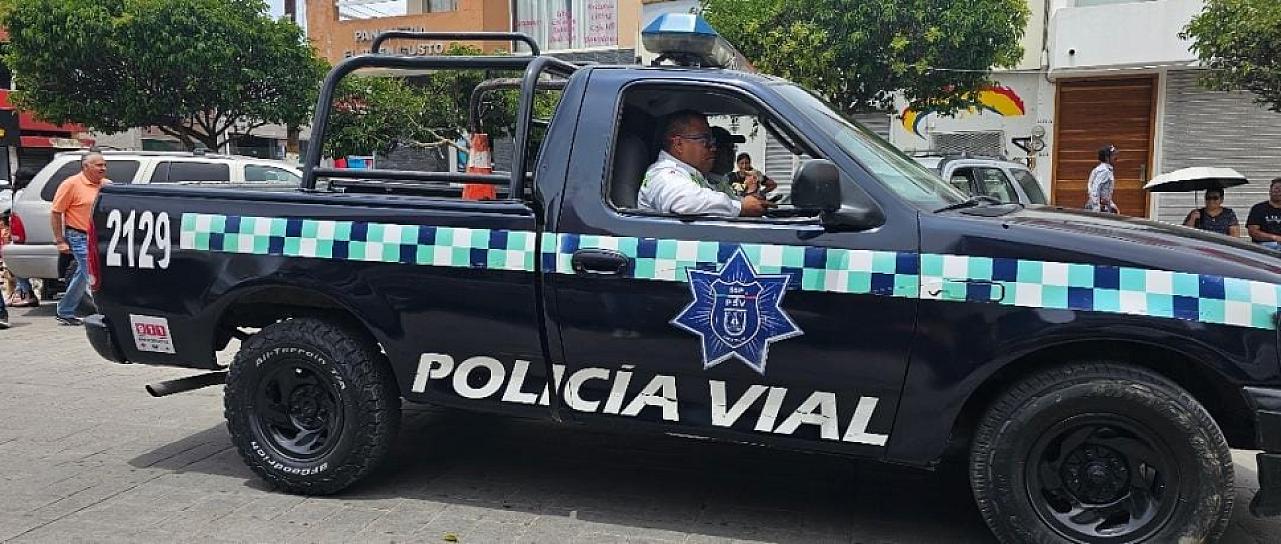 QUEDA MOTOCICLISTA HERIDO TRAS COLISIÓN EN EL CENTRO DE FRESNILLO