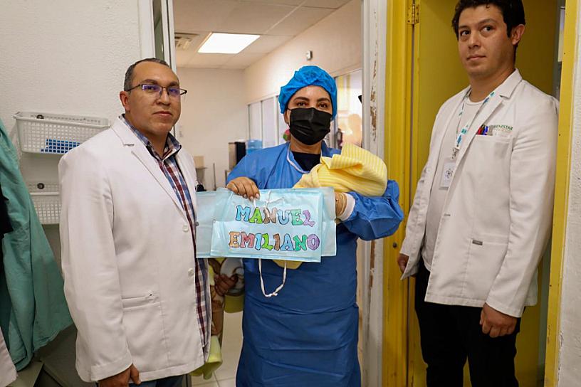 RECIBE CASA CUNA PLÁCIDO DOMINGO A BEBÉ RESCATADO