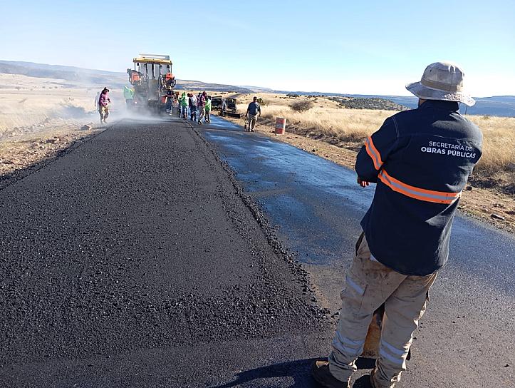 AVANZA LA REHABILITACIÓN DE LA CARRETERA CORRALES - ESTANCIA DE GUADALUPE - LA COLORADA EN SOMBRERETE