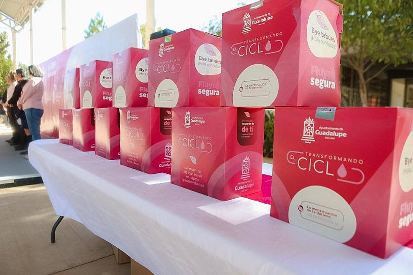 ENTREGA GOBIERNO DE GUADALUPE KITS DE MENSTRUACIÓN EN ZÓQUITE