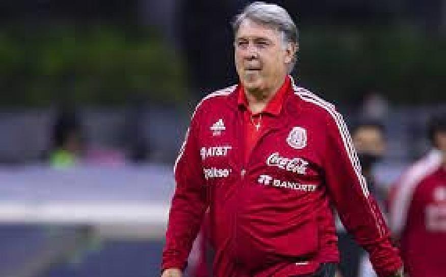 AFICIÓN INCREPA A TATA MARTINO EN SU REGRESO A MÉXICO 