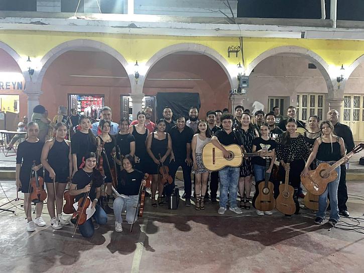 AFINAN CUERDAS EN MOYAHUA, PRESENTAN NUEVO MARIACHI