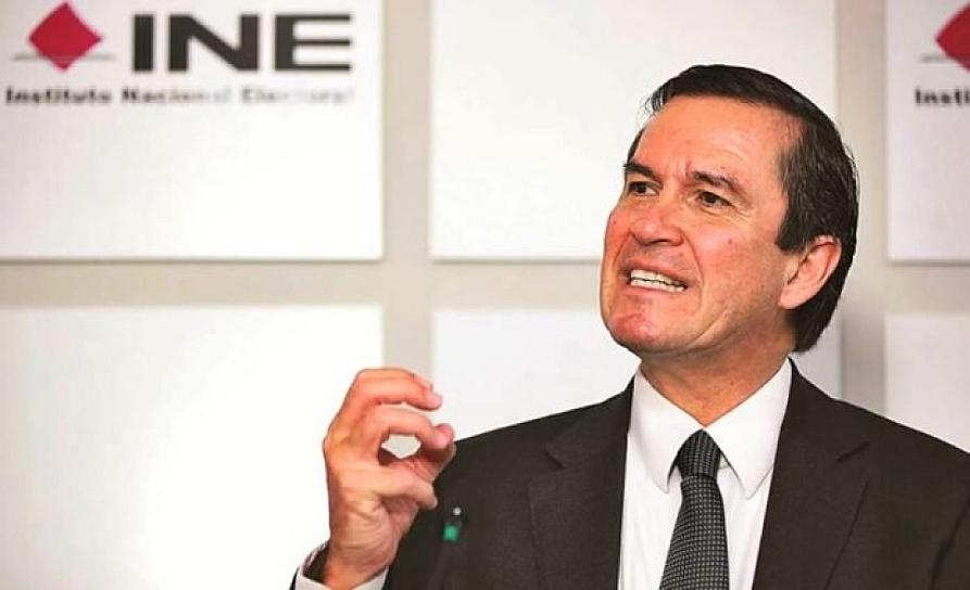 AFIRMA AMLO QUE EDMUNDO JACOBO TENIA 30 AÑOS EN EL INE 