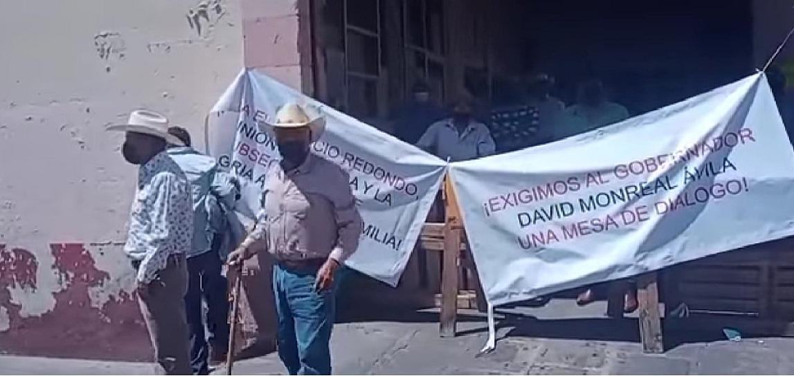  AGRICULTORES Y GANADEROS TOMAN SECAMPO Y UGR, EXIGEN ATENCIÓN 