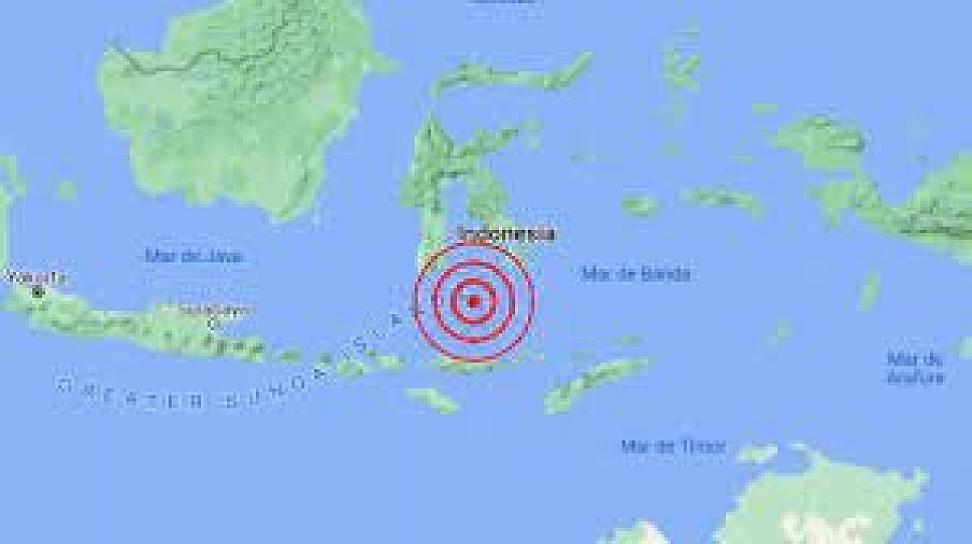 AHORA TIEMBLA EN INDONESIA; HAY CUATRO MUERTOS 