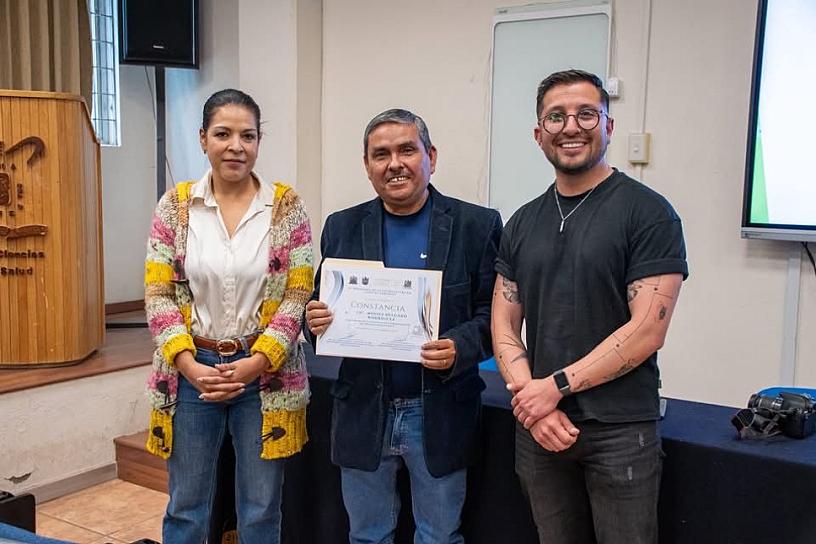 COMPARTE PERITO DEL TSJE EXPERIENCIA CON ESTUDIANTES DE UAZ