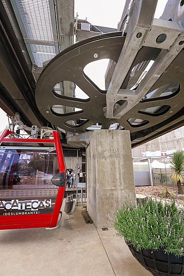 DAN MANTENIMIENTO Y REMODELAN EL TELEFÉRICO