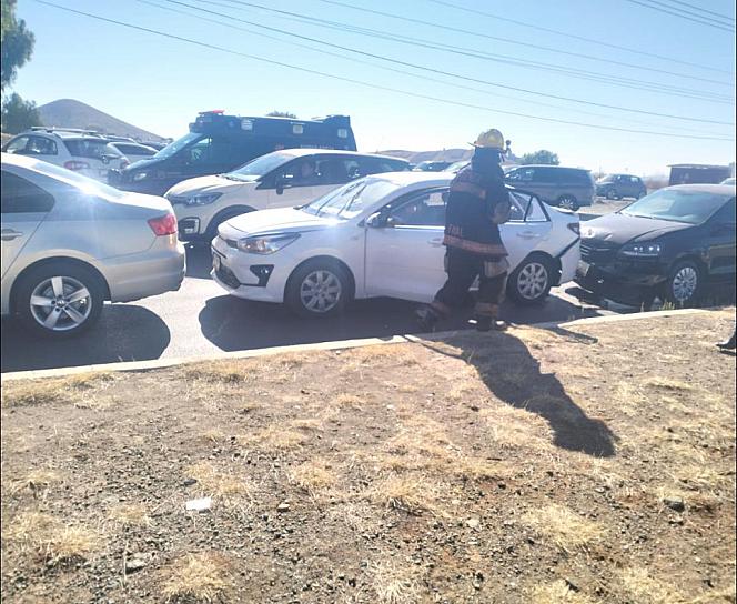 MOVILIZA ACCIDENTE MÚLTIPLE A EMERGENCIAS EN ZACATECAS