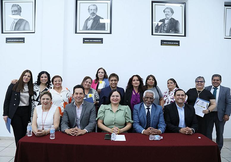 DESPIDEN CON HONORES A 11 SERVIDORES JUDICIALES