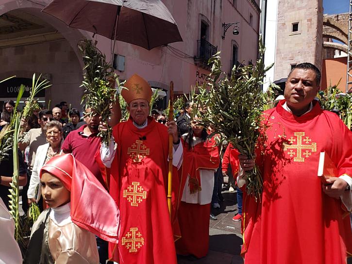 ENCABEZA OBISPO SIGIFREDO NORIEGA CELEBRACIÓN DE DOMINGO DE RAMOS EN ZACATECAS