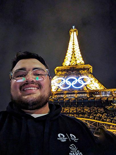 ALEXIS TORRES TRIUNFA EN PARÍS GRACIAS A SU PASIÓN POR LOS IDIOMAS