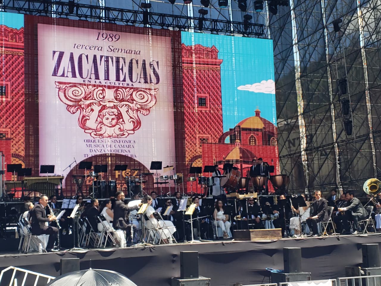 ENCIENDE LA MÚSICA LA PLAZA DE ARMAS EN EL 40 FESTIVAL CULTURAL