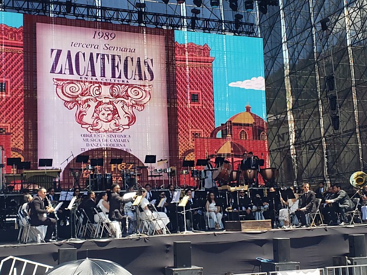 ENCIENDE LA MÚSICA LA PLAZA DE ARMAS EN EL 40 FESTIVAL CULTURAL