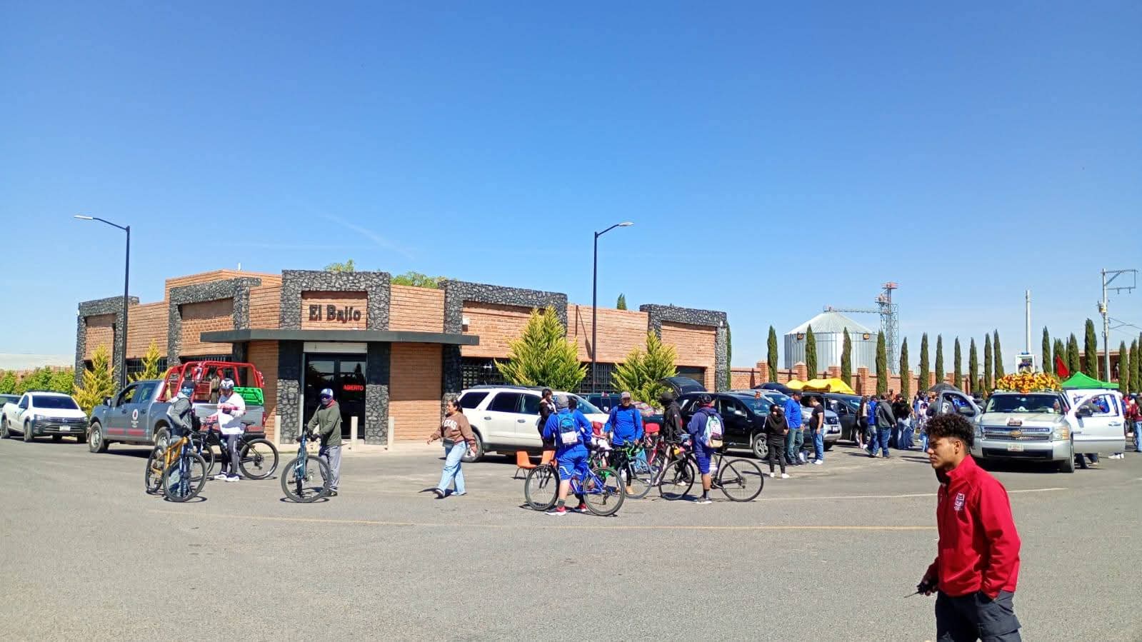 RESGUARDAN PROTECCIÓN CIVIL Y BOMBEROS A 600 CICLISTAS EN RUTA A PLATEROS