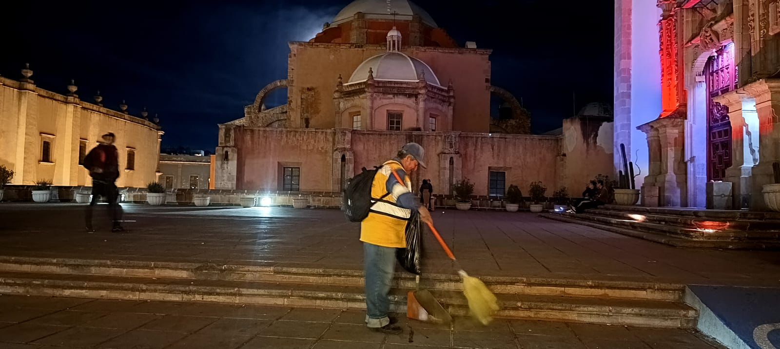 INTENSIFICA CAPITAL BARRIDO Y LIMPIEZA DEL CENTRO HISTÓRICO
