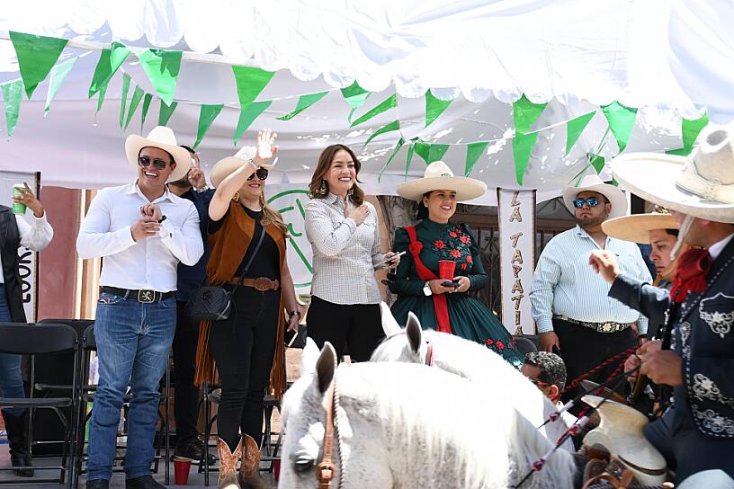 DESTACA VERO DÍAZ LA IDENTIDAD, LAS RAÍCES Y LAS TRADICIONES EN EL SÁBADO DE GLORIA EN JEREZ