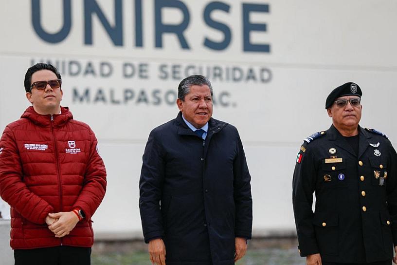 ALIENTA DAVID MONREAL A CORPORACIONES DE SEGURIDAD 
