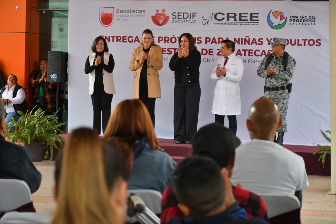 ENTREGAN SEDIF 30 APARATOS ORTOPÉDICOS AL CREE