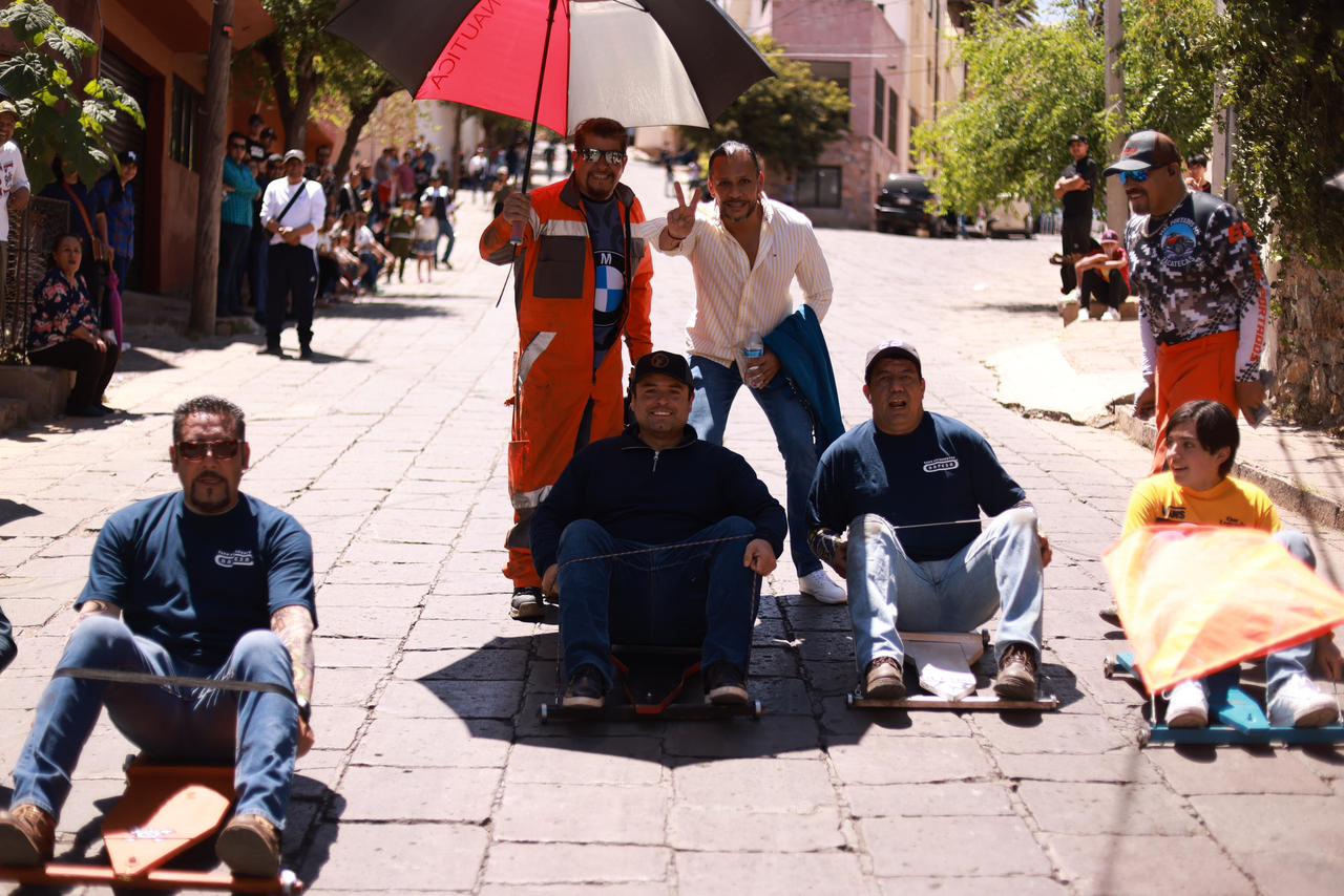 ENCABEZA EL ALCALDE MIGUEL VARELA LA TRADICIONAL CARRERA DE CARRETAS Y REFUERZA EL VÍNCULO CIUDADANO