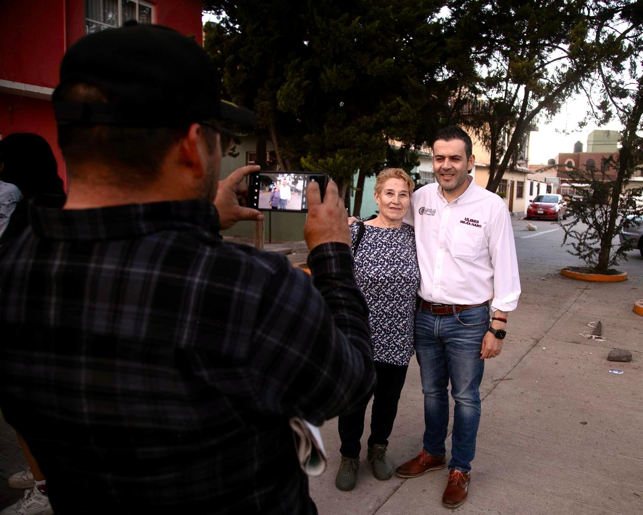 -A mí sáquenme la foto con Ulises