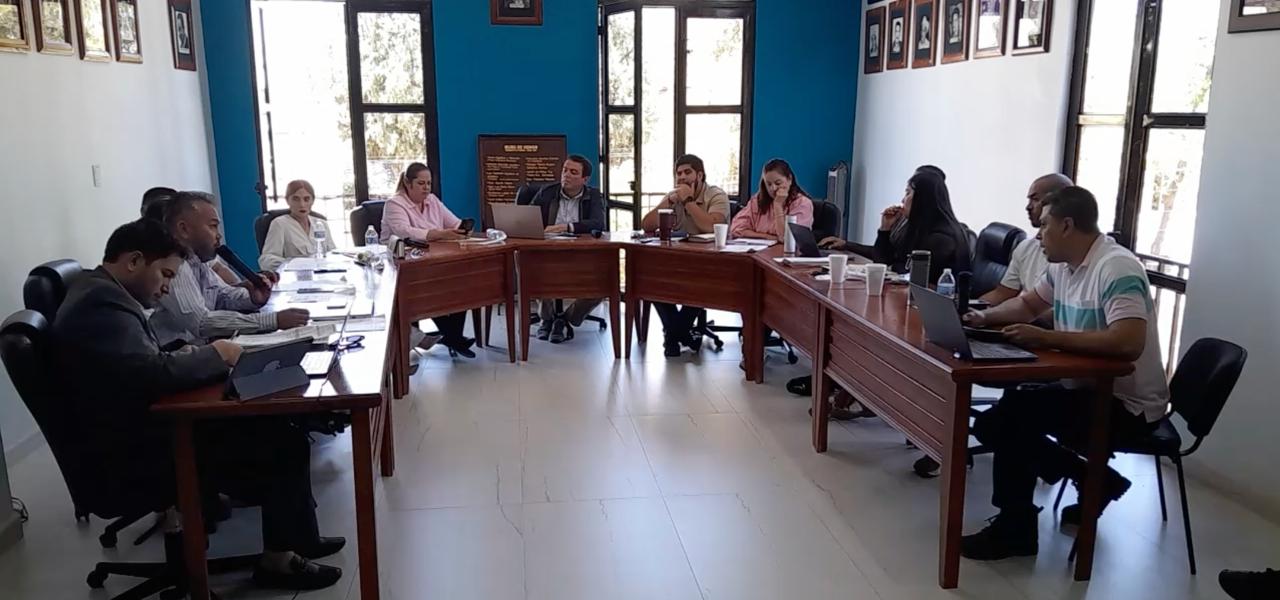 ESTALLA CABILDO EN MIGUEL AUZA POR OPACIDAD FINANCIERA