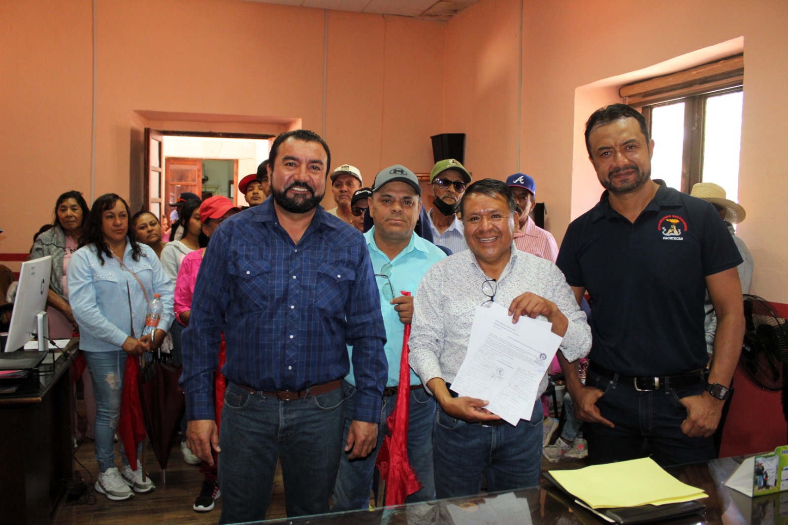 SOLICITAN OBRAS Y APOYOS SOCIALES EN PINOS