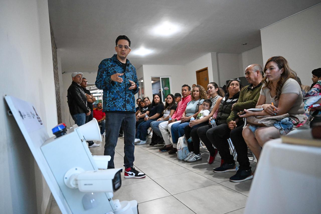 PRESENTA GODEZAC PROGRAMA DE PUNTO INTELIGENTE VECINAL EN COLINAS DEL PADRE