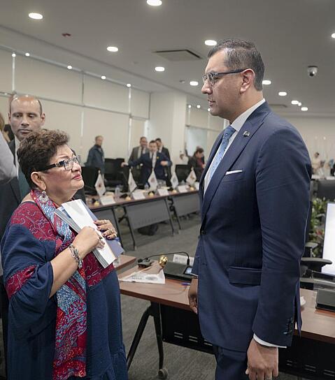 -Maestra Ernestina, soy su alumno más cumplido