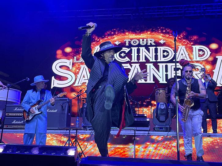 AL RITMO DE CUMBIA Y SKA, PONE LA VECINDAD SANTANERA A BAILAR A ZACATECANOS