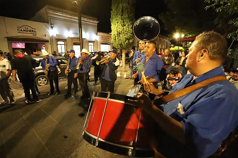 AL RITMO DEL TAMBORAZO JEREZANO, REALIZAN CALLEJONEADA POR LA SEMANA DEL MIGRANTE