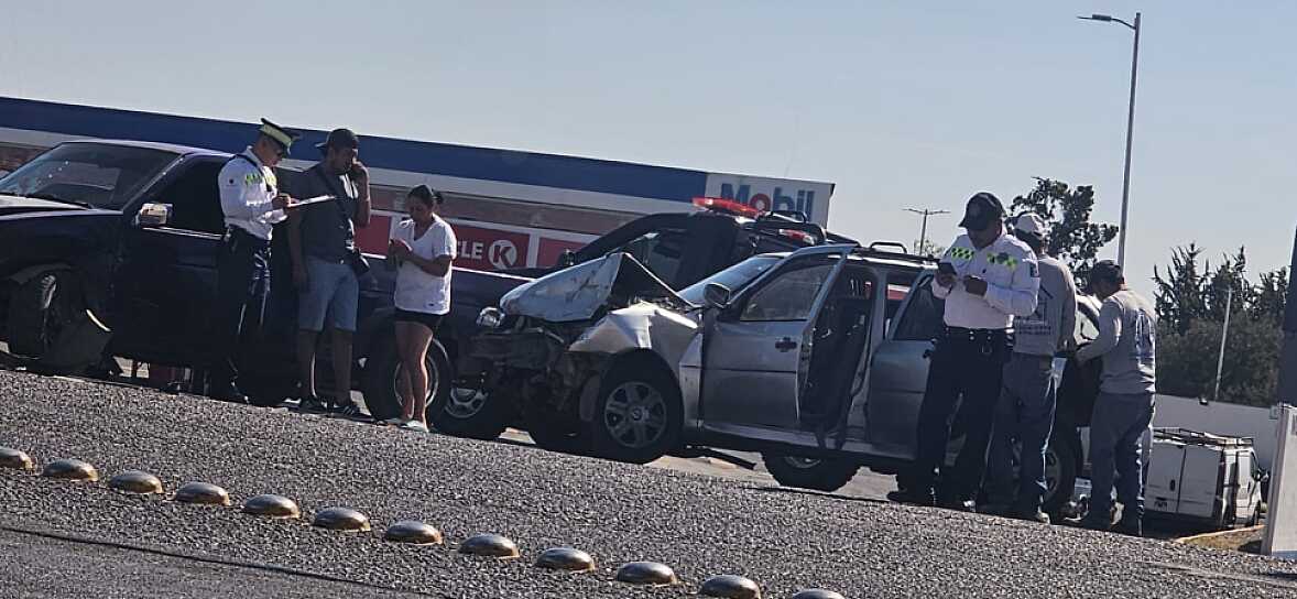 DEJA UNA PERSONA LESIONADA Y DAÑOS MATERIALES EN PERCANCE EN PASEO DEL MINERAL.