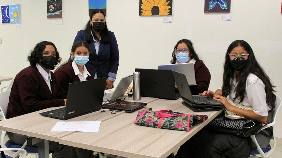 ALUMNAS DEL CECYTEZ GANAN HACKATHON DE EMPRENDIMIENTO 