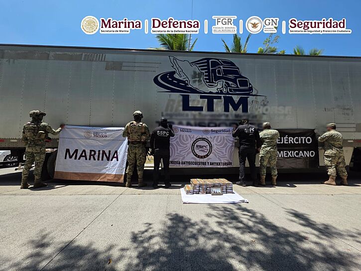 ASEGURAN COCAÍNA OCULTA EN TRACTOCAMIÓN EN COLIMA
