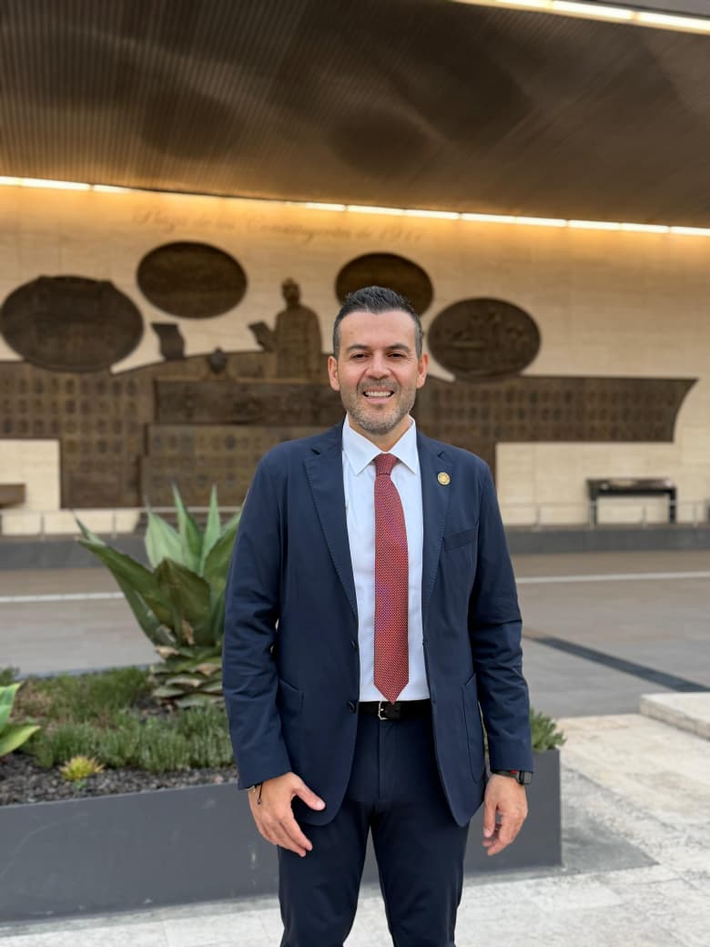 PROMUEVE ULISES MEJÍA REFORMA PARA GARANTIZAR EL PRIMER EMPLEO A JÓVENES
